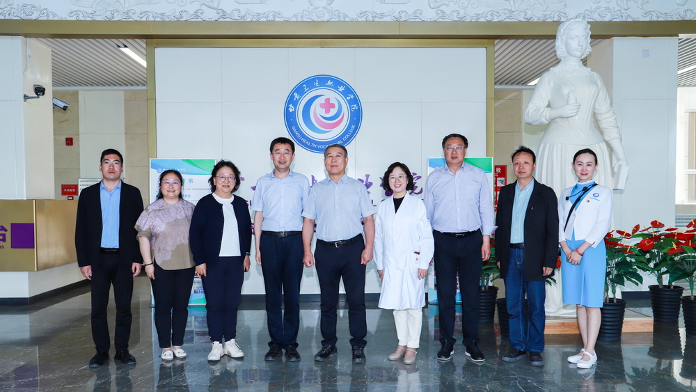 2023年6月7日 原甘肃省卫生和计划生育委员会党组副书记、副主任李存文莅临我校调研 (16)_调整大小.jpg